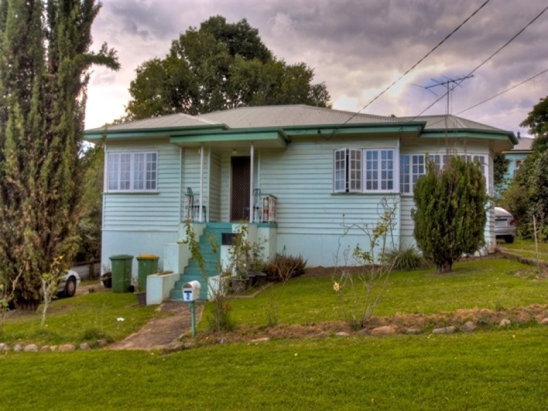 2 Tower Street, Eastern Heights QLD 4305