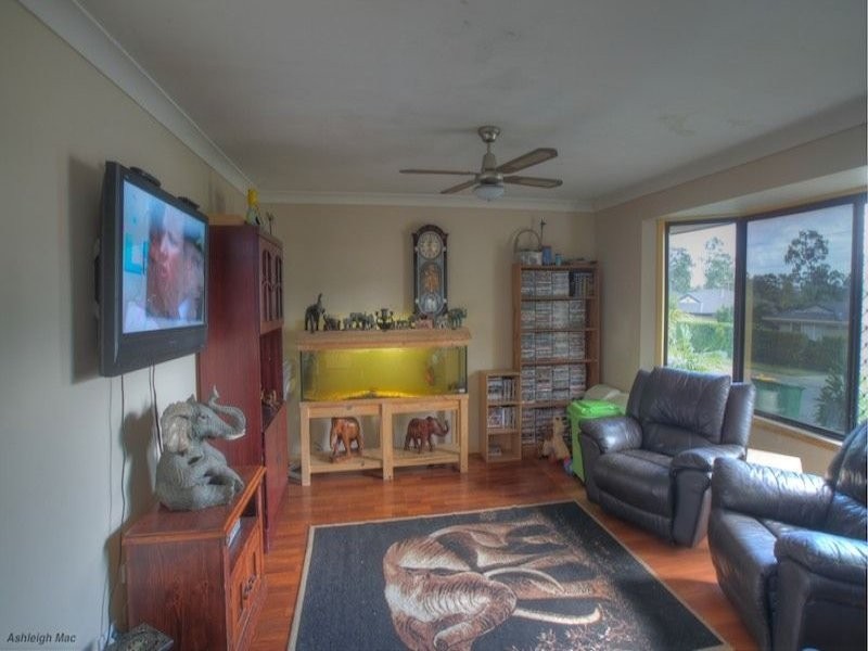 18 Lyrebird Lane, Bellbird Park QLD 4300