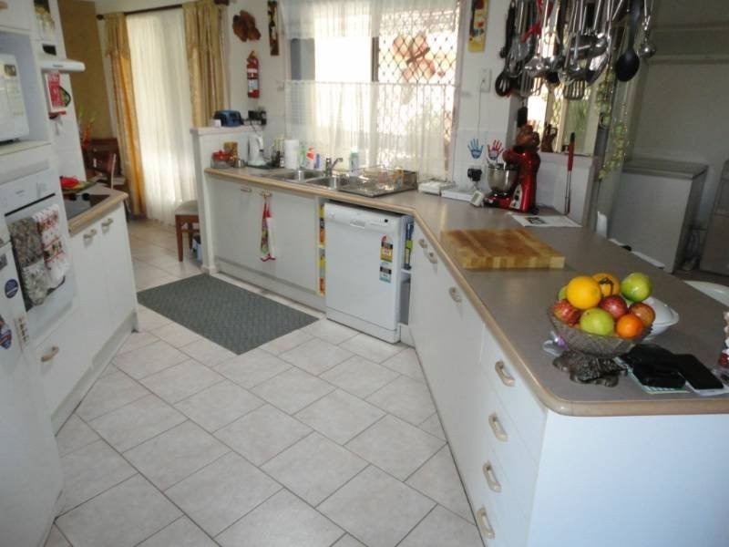 11 Joshua Place, Raceview QLD 4305