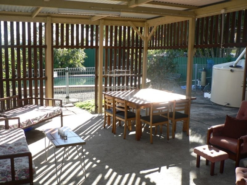 18 River Road, Dinmore QLD 4303