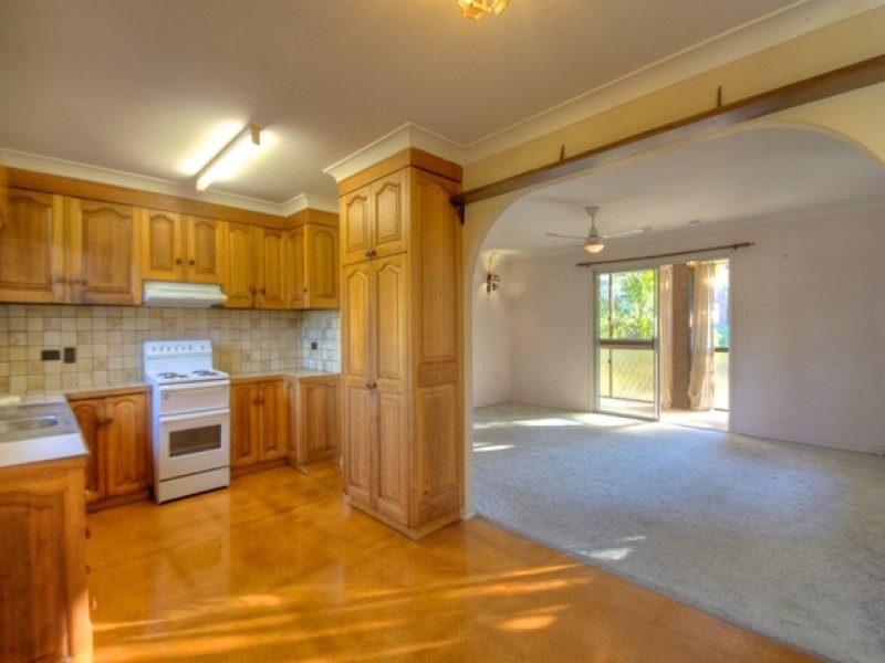 16 Bryant Court, Silkstone QLD 4304