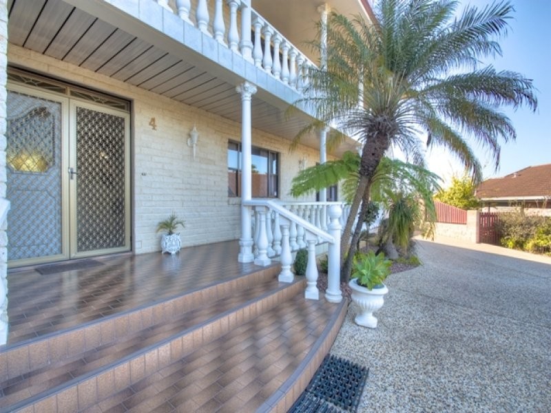 4 Aland Court, Brassall QLD 4305