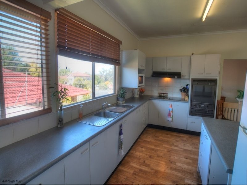 70 Holdsworth Road, North Ipswich QLD 4305