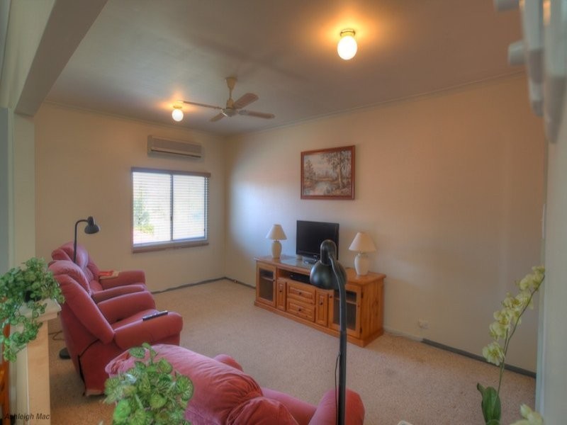 70 Holdsworth Road, North Ipswich QLD 4305