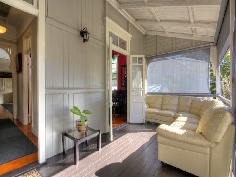 12 Smith Street, North Ipswich QLD 4305