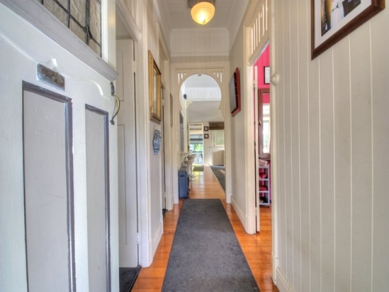 12 Smith Street, North Ipswich QLD 4305