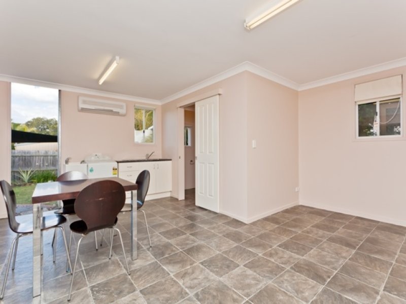 83 Cemetery Road, Raceview QLD 4305