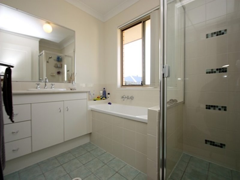 11 Varley Street, Lowood QLD 4311