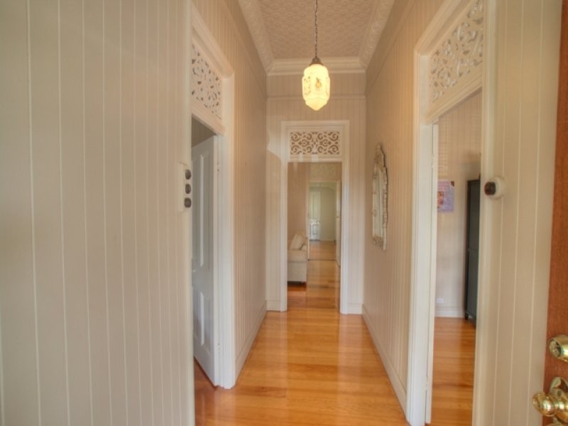 24 Roderick Street, Ipswich QLD 4305