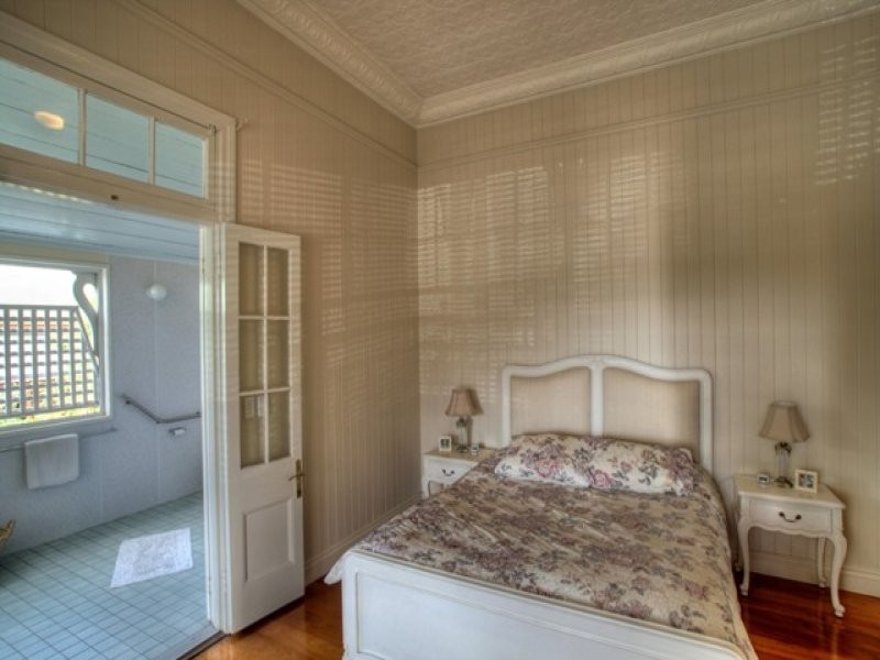 24 Roderick Street, Ipswich QLD 4305