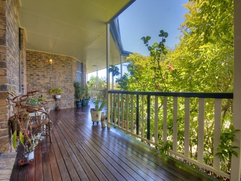 1 Honeysuckle Court, Walloon QLD 4306