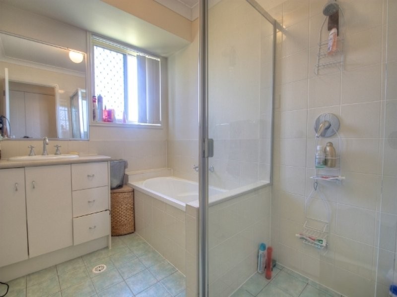 6 Benjamin Court, Yamanto QLD 4305