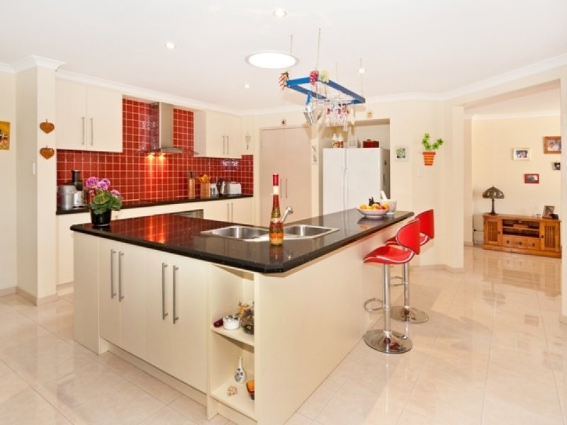 20 Mellor Place, Brassall QLD 4305