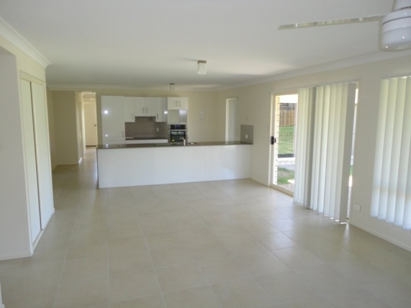 15 Goddards Road, Yamanto QLD 4305