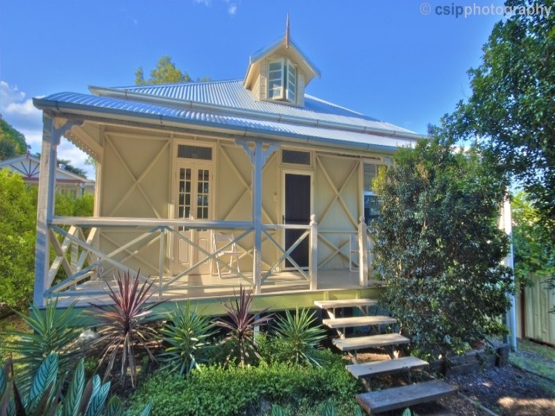 12 Panton Street, Woodend QLD 4305