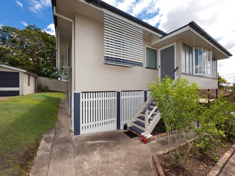 10 Ferguson Street, North Ipswich QLD 4305