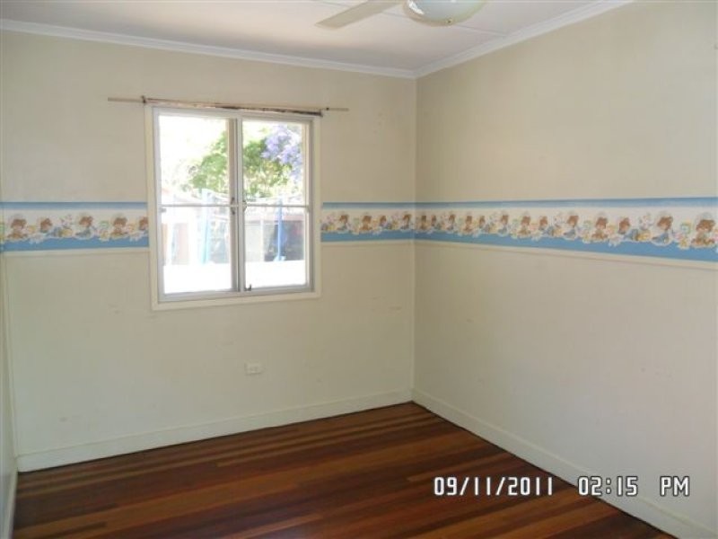32 Larsen Street, Leichhardt QLD 4305