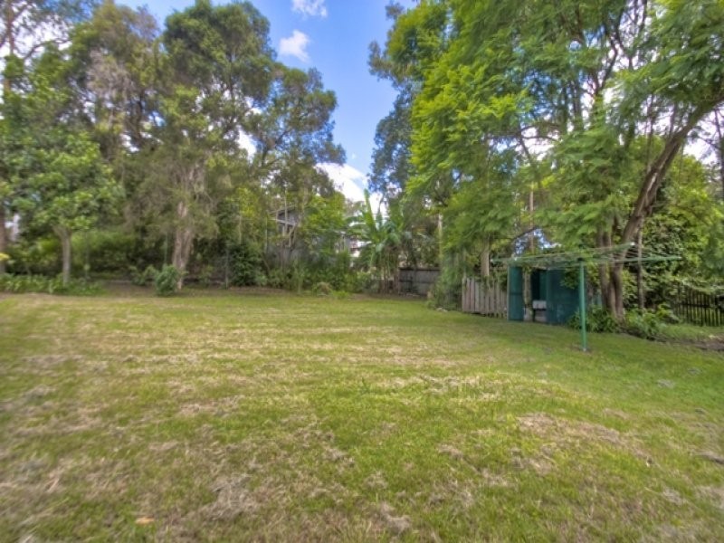 13 Smith Street, North Ipswich QLD 4305