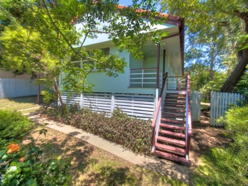32 Flinders Drive, Leichhardt QLD 4305