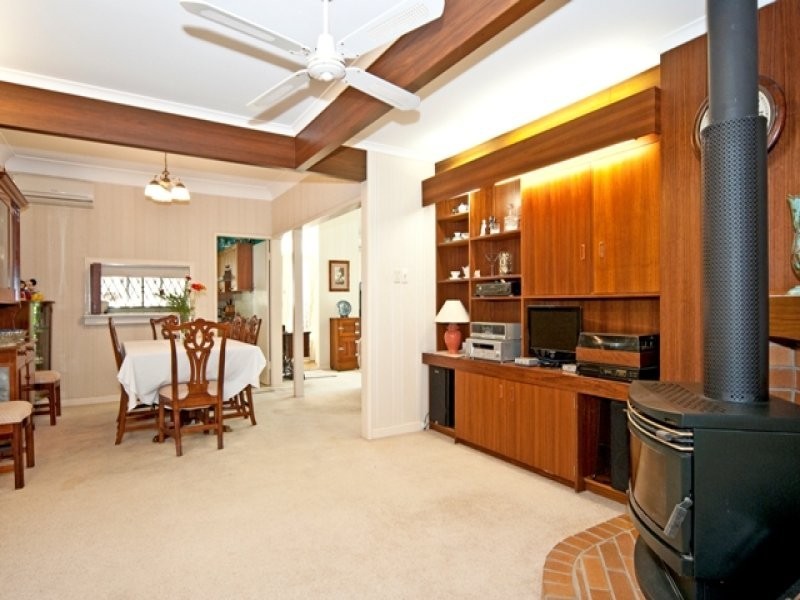 7 Lloyd George Street, Eastern Heights QLD 4305