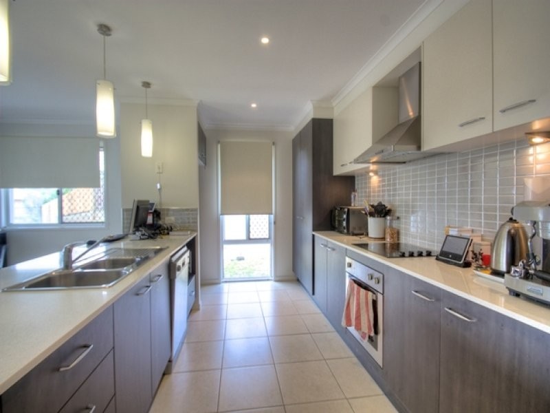 43 Honeywood Drive, Fernvale QLD 4306