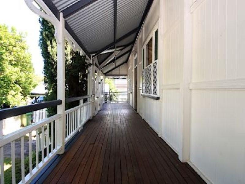 25 Thurso Street, North Booval QLD 4304