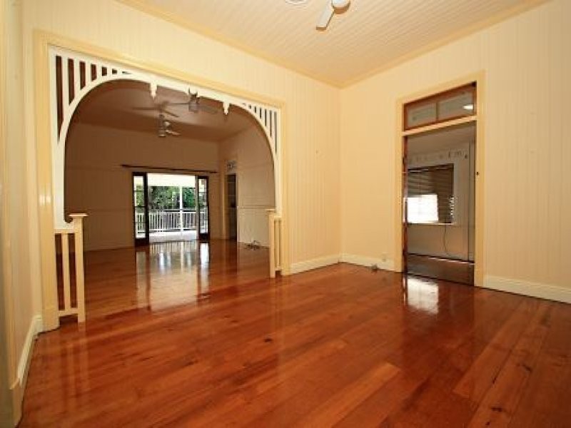 25 Thurso Street, North Booval QLD 4304