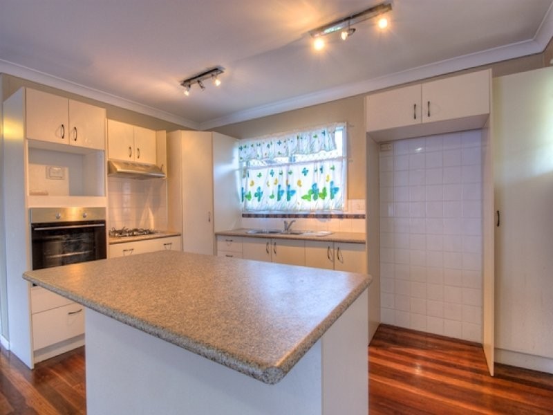 17 May Street, Leichhardt QLD 4305