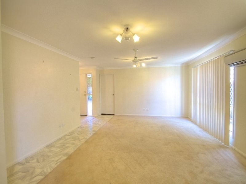 26 DIANTHUS PLACE, Flinders View QLD 4305