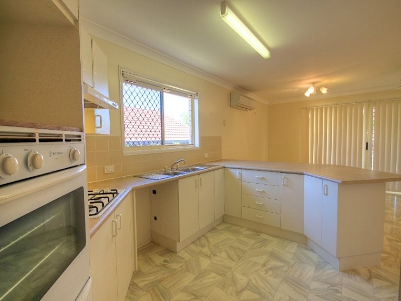 26 DIANTHUS PLACE, Flinders View QLD 4305