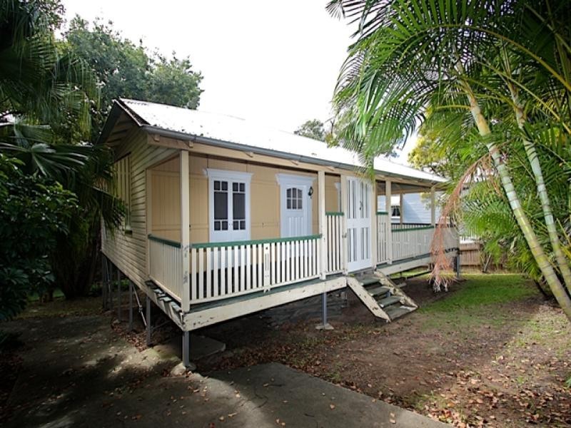 12 Hume Street, Woodend QLD 4305