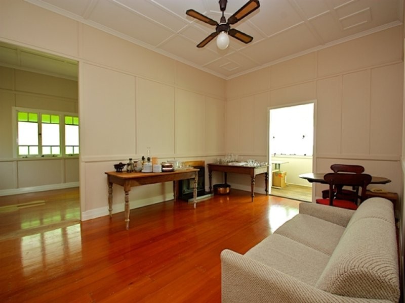 12 Hume Street, Woodend QLD 4305