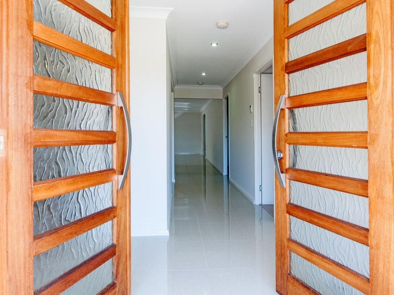 6 Overton Place, Fernvale QLD 4306