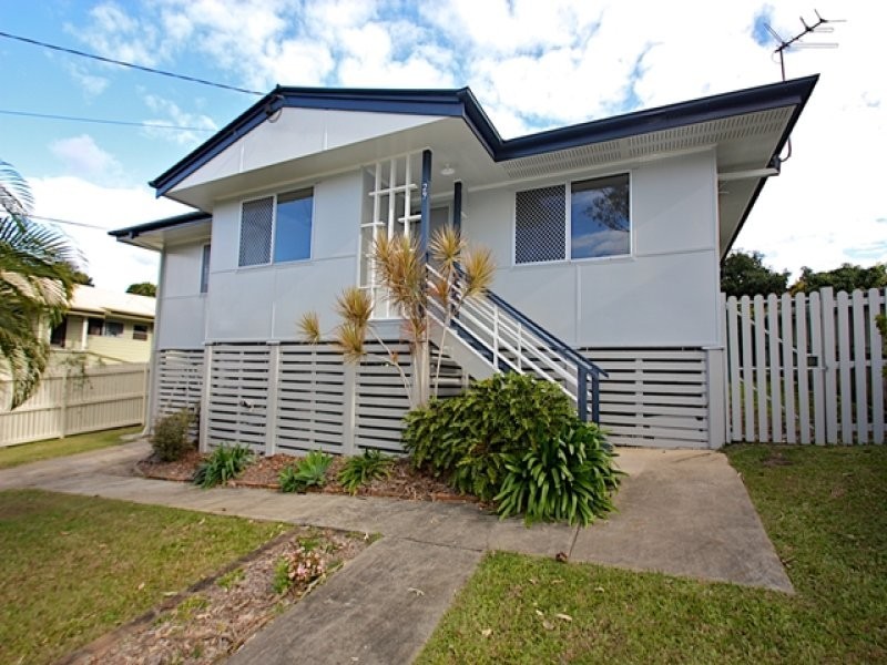 29 Gibbs Street, Riverview QLD 4303