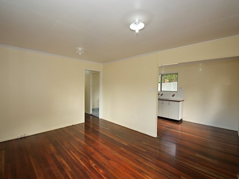 29 Gibbs Street, Riverview QLD 4303