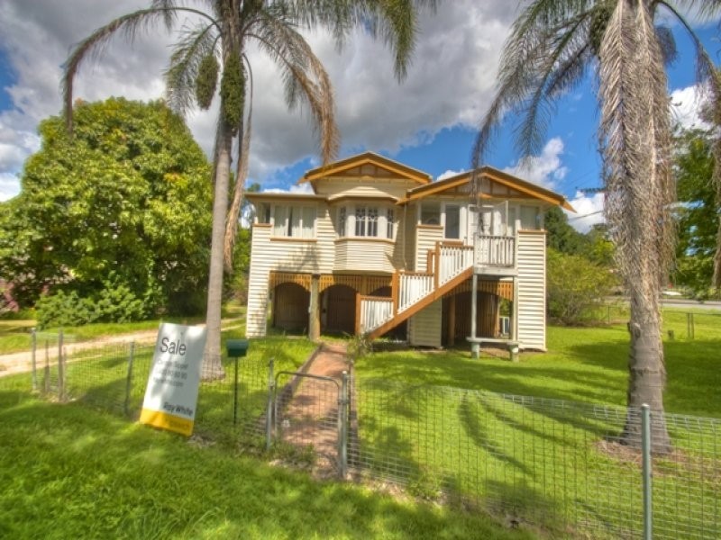 13 Salisbury Road, Ipswich QLD 4305