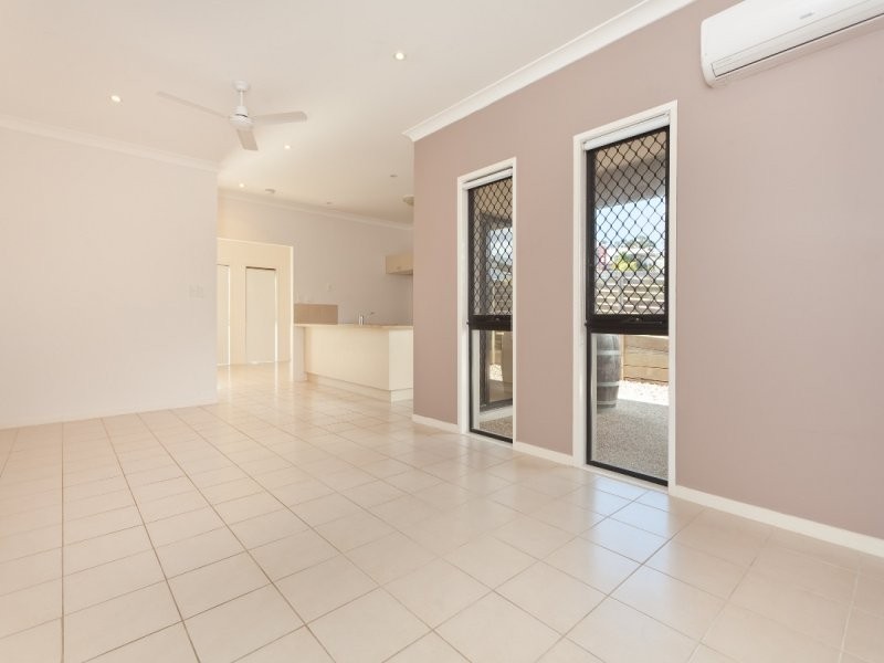 288 Lakeside Avenue, Springfield Lakes QLD 4300