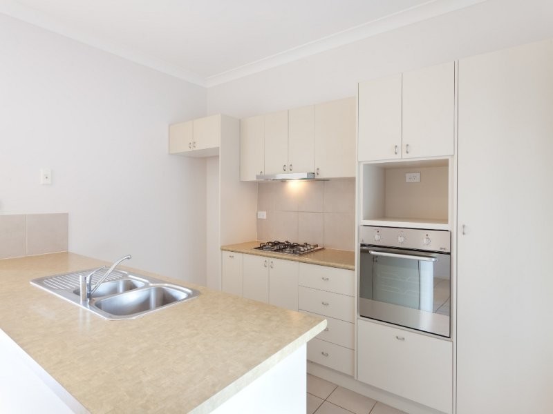 288 Lakeside Avenue, Springfield Lakes QLD 4300