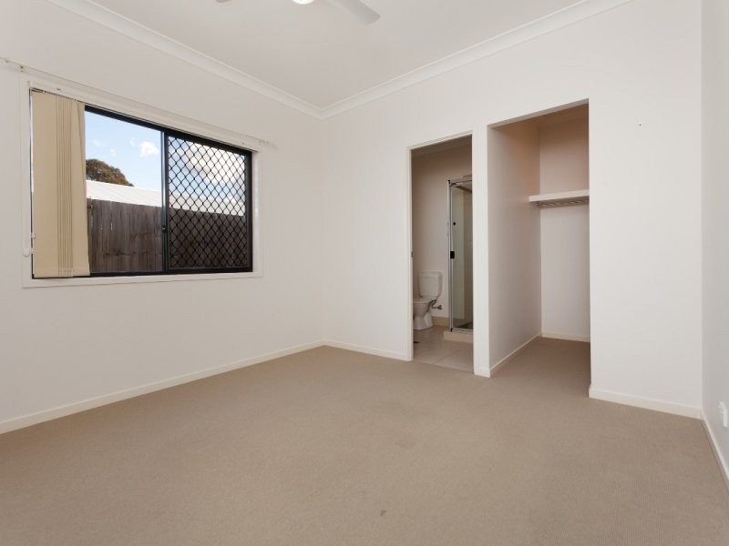 288 Lakeside Avenue, Springfield Lakes QLD 4300