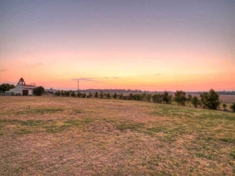 20 IVORY CLOSE, Peak Crossing QLD 4306