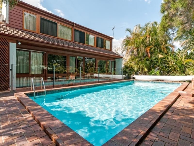 6 Whitehead Street, Eastern Heights QLD 4305