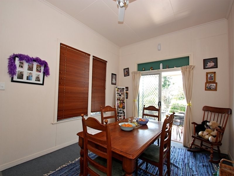 2 Deebing Street, Ipswich QLD 4305