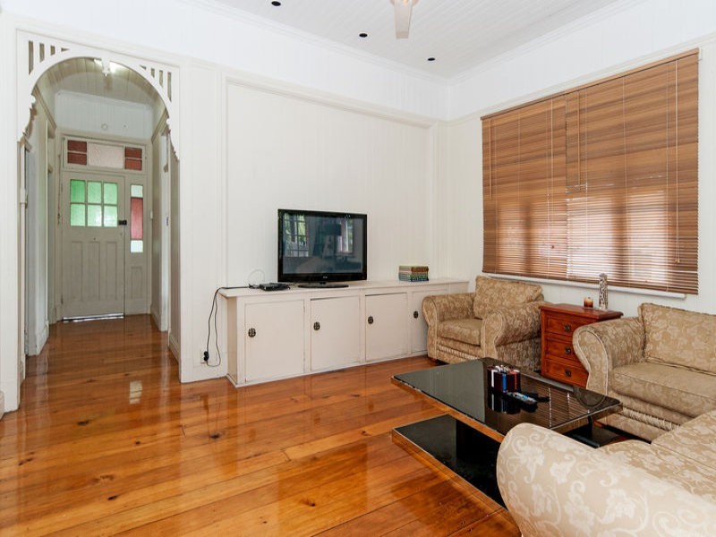 22 Cramb Street, Eastern Heights QLD 4305
