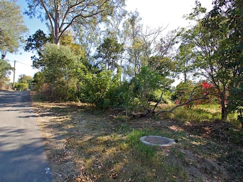 14 Robinson Street, Brassall QLD 4305