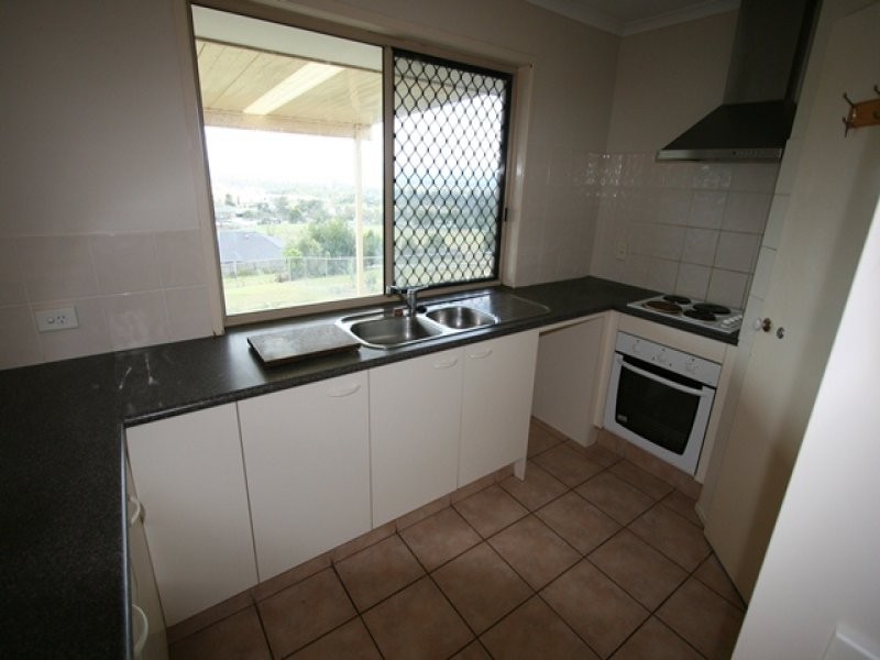 16 Banksia Court, Lowood QLD 4311