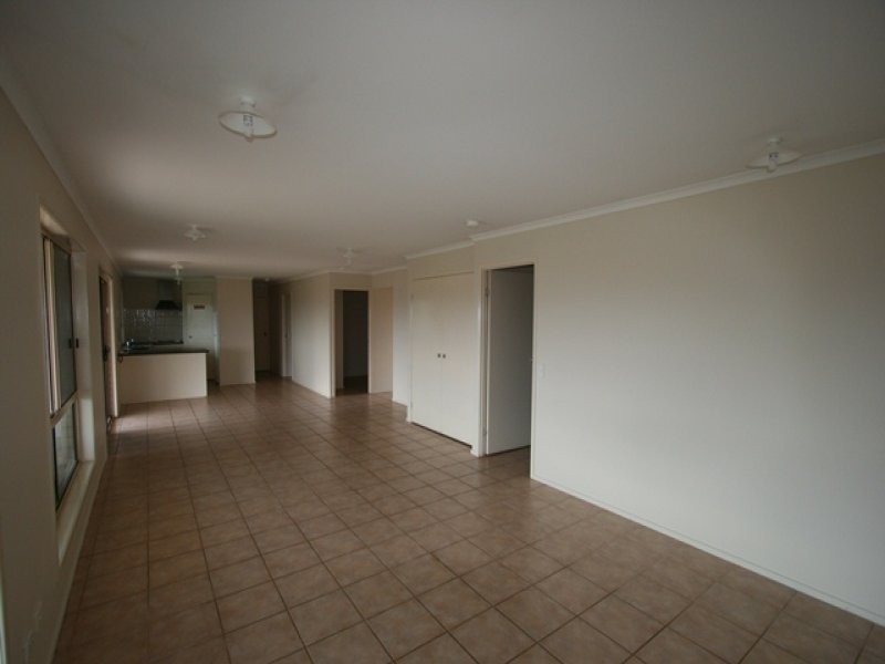 16 Banksia Court, Lowood QLD 4311