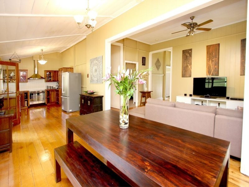 52 Chermside Road, Eastern Heights QLD 4305