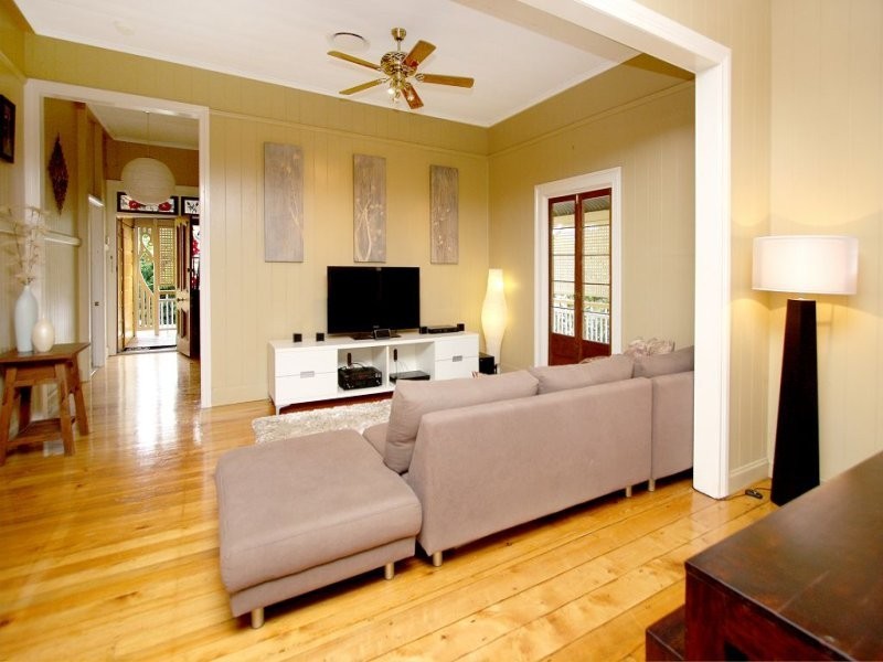 52 Chermside Road, Eastern Heights QLD 4305