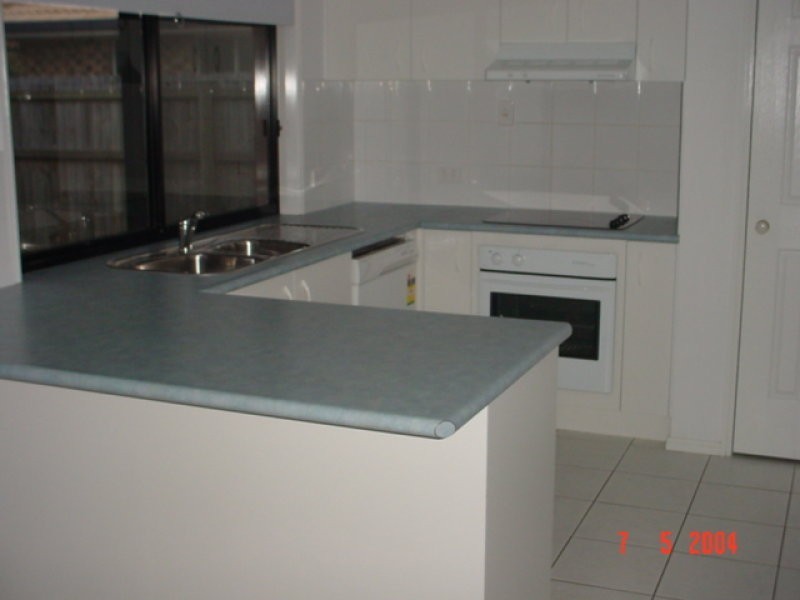 9 Acorn Crescent, Flinders View QLD 4305