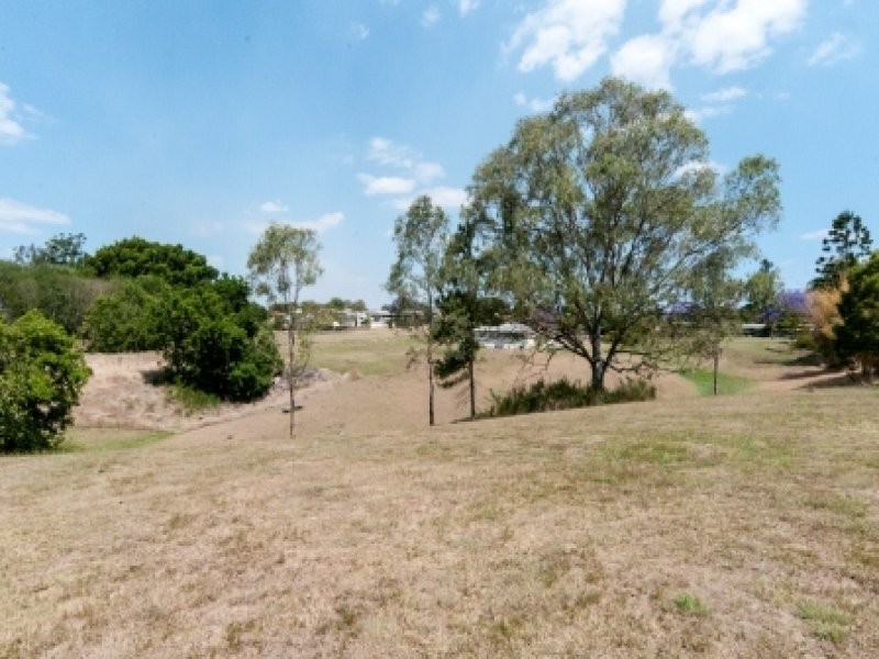 15 Burton Street, North Booval QLD 4304